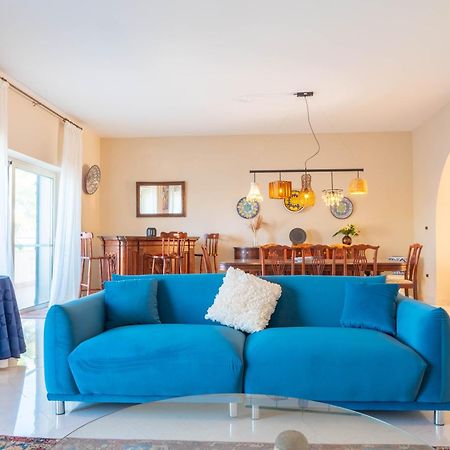 מליאהה Villa Palma - Sunset Sea Views With Pool, Jacuzzi, Sauna And Games Room מראה חיצוני תמונה