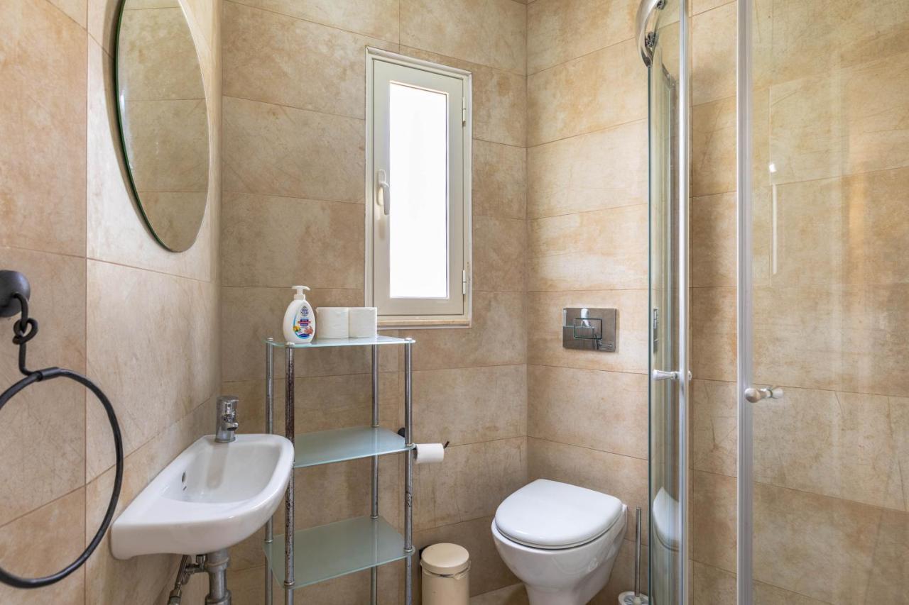 מליאהה Villa Palma - Sunset Sea Views With Pool, Jacuzzi, Sauna And Games Room מראה חיצוני תמונה