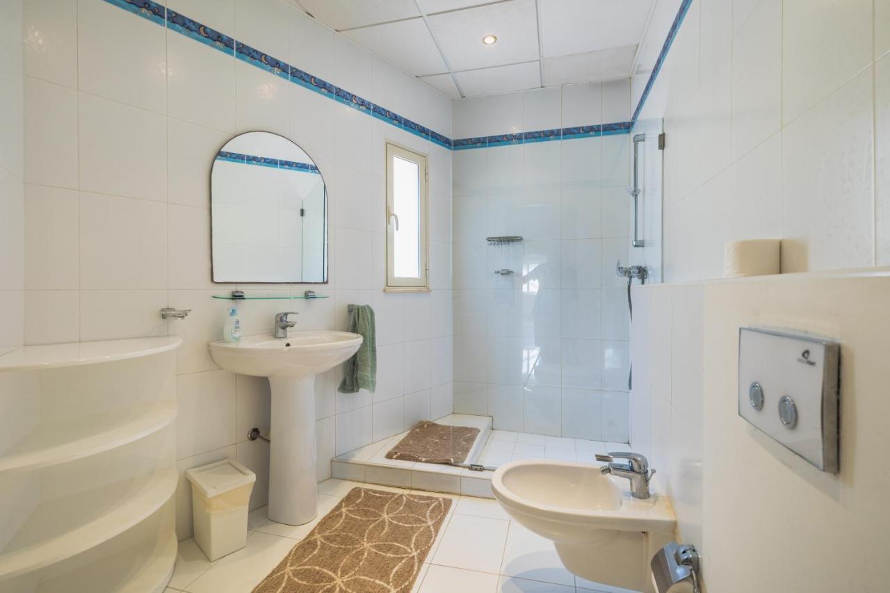 מליאהה Villa Palma - Sunset Sea Views With Pool, Jacuzzi, Sauna And Games Room מראה חיצוני תמונה