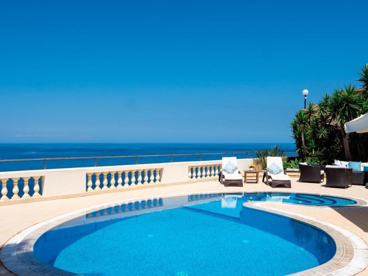 מליאהה Villa Palma - Sunset Sea Views With Pool, Jacuzzi, Sauna And Games Room מראה חיצוני תמונה
